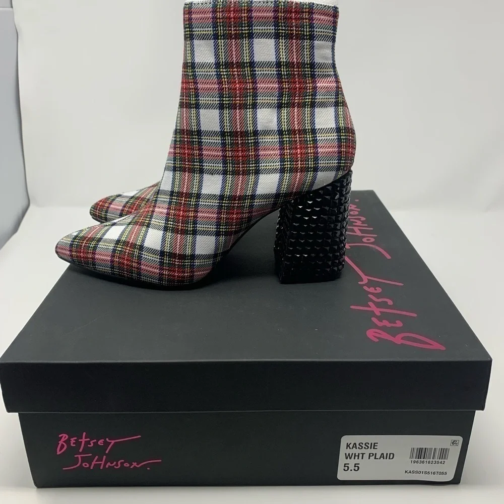 NIB Betsey Johnson Kassie Plaid Rhinestone Heel Booties Size 5.5 Red White